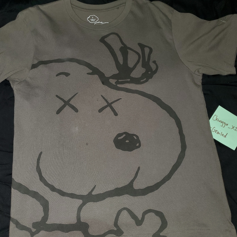 Uniqlo KAWS x Peanuts Snoopy Face Tee